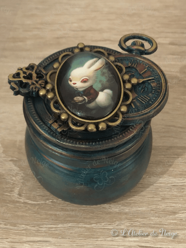 Petit Pot en Verre Lapin Gilet Rouge